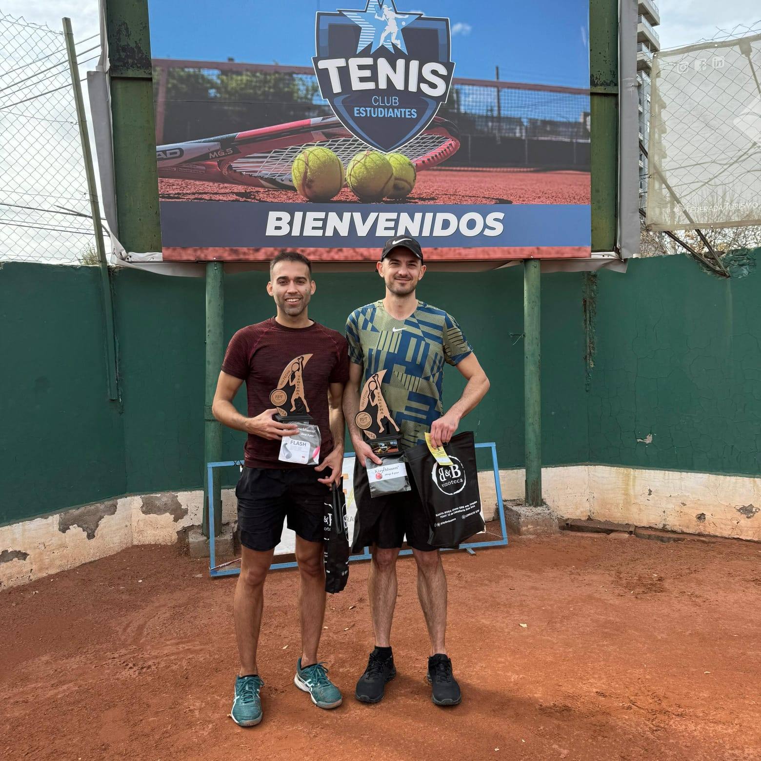 Tenis